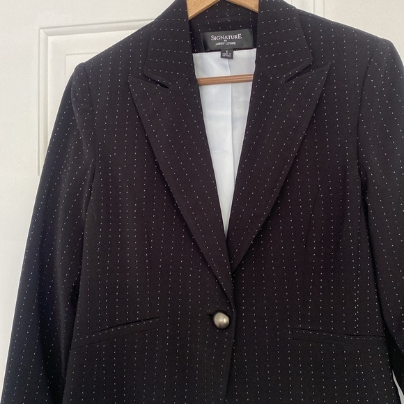 Larry Levine 90s pinstriped blazer with statement buttons. - Picture 3 of 12